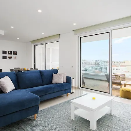 Bright Modern Seaside *