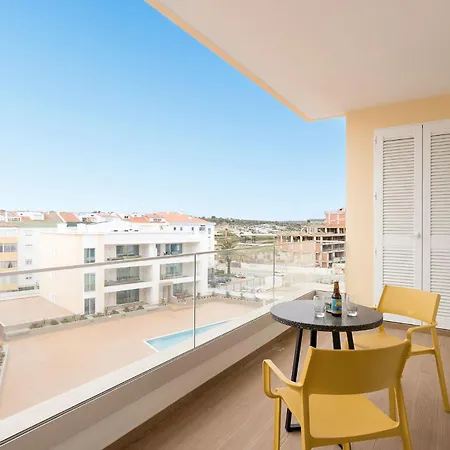 Апартаменты Bright Modern Seaside