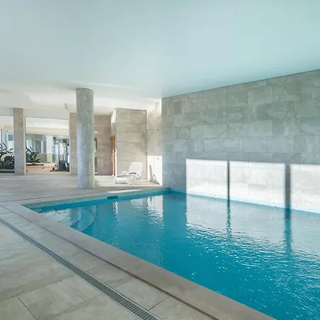 Bright Modern Seaside לאגוּ‏ש